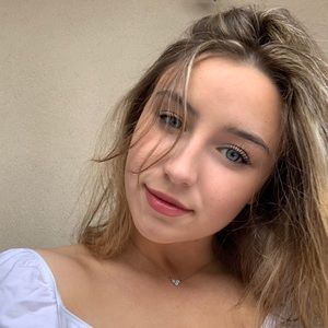 Meet your Posher, Mackayla